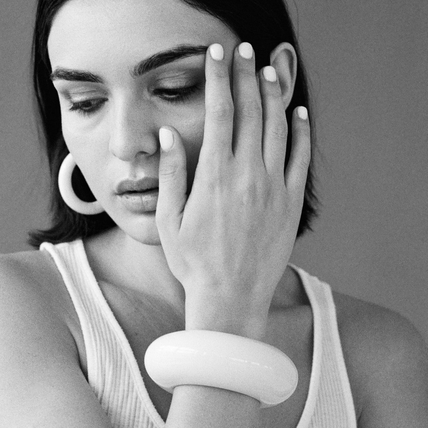 Brazalete grande en color blanco