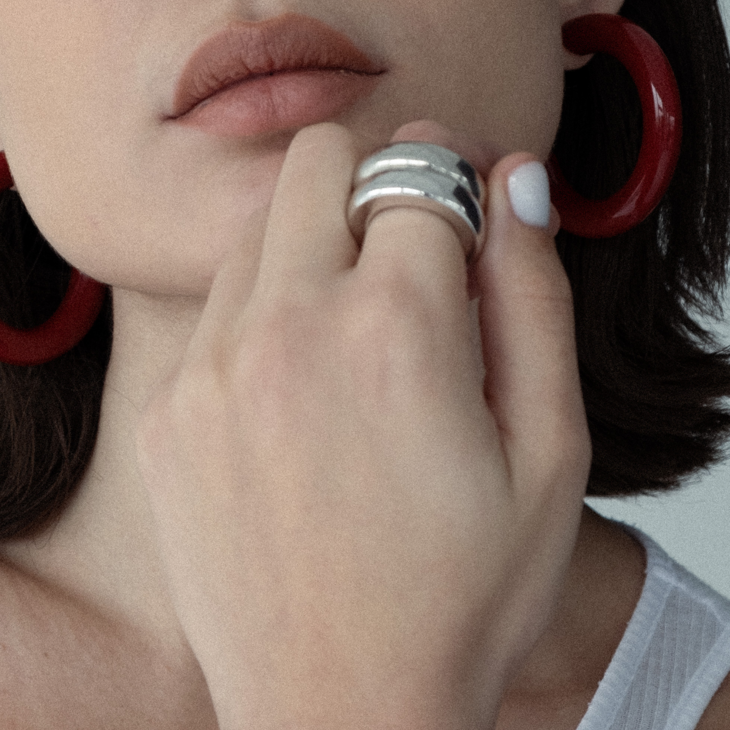 El anillo: conjunto de plata