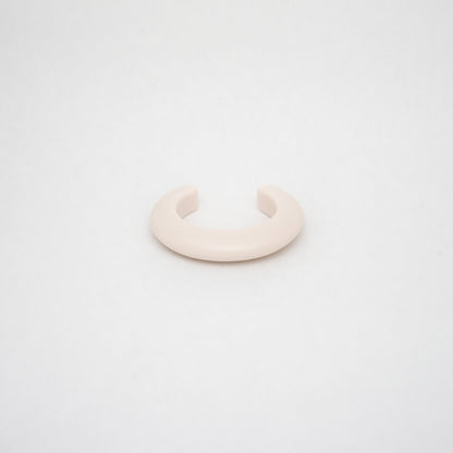 Brazalete pequeño en color blanco