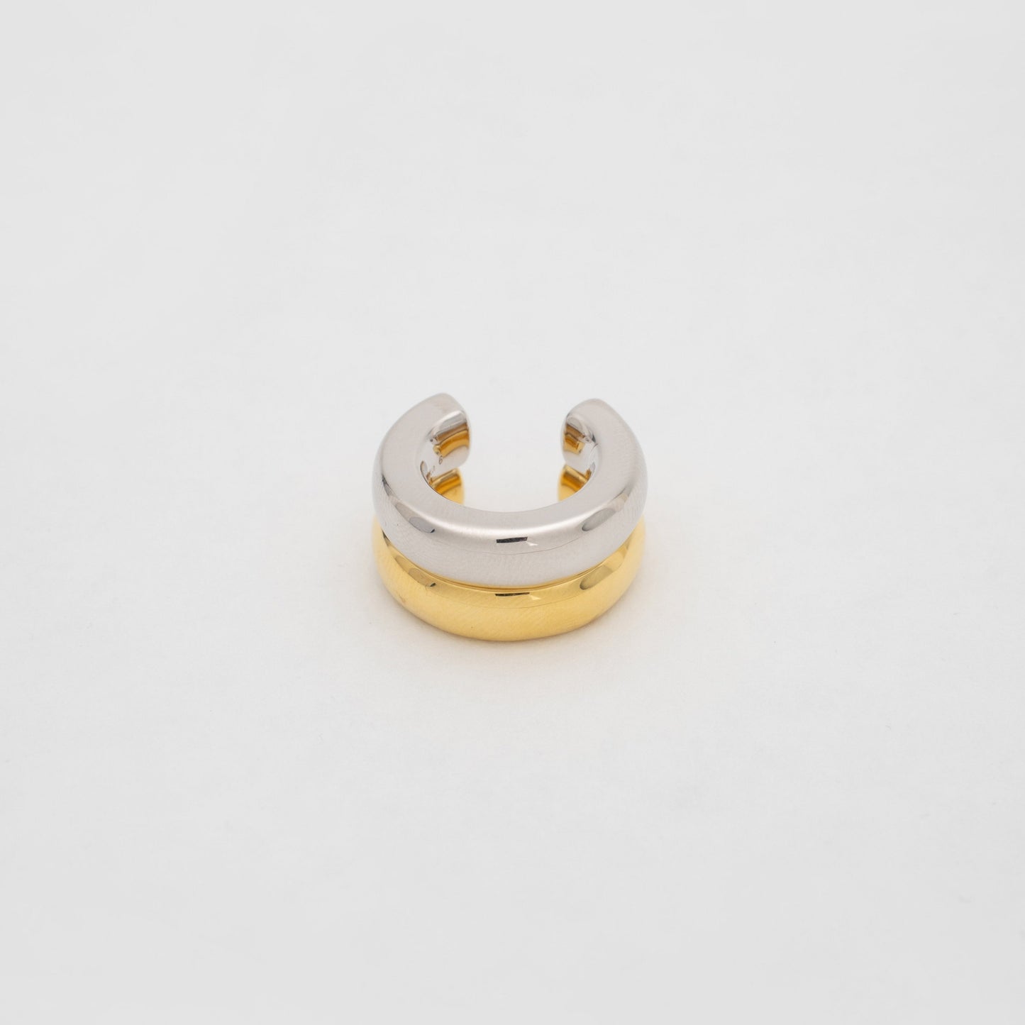 El anillo: conjunto oro y plata