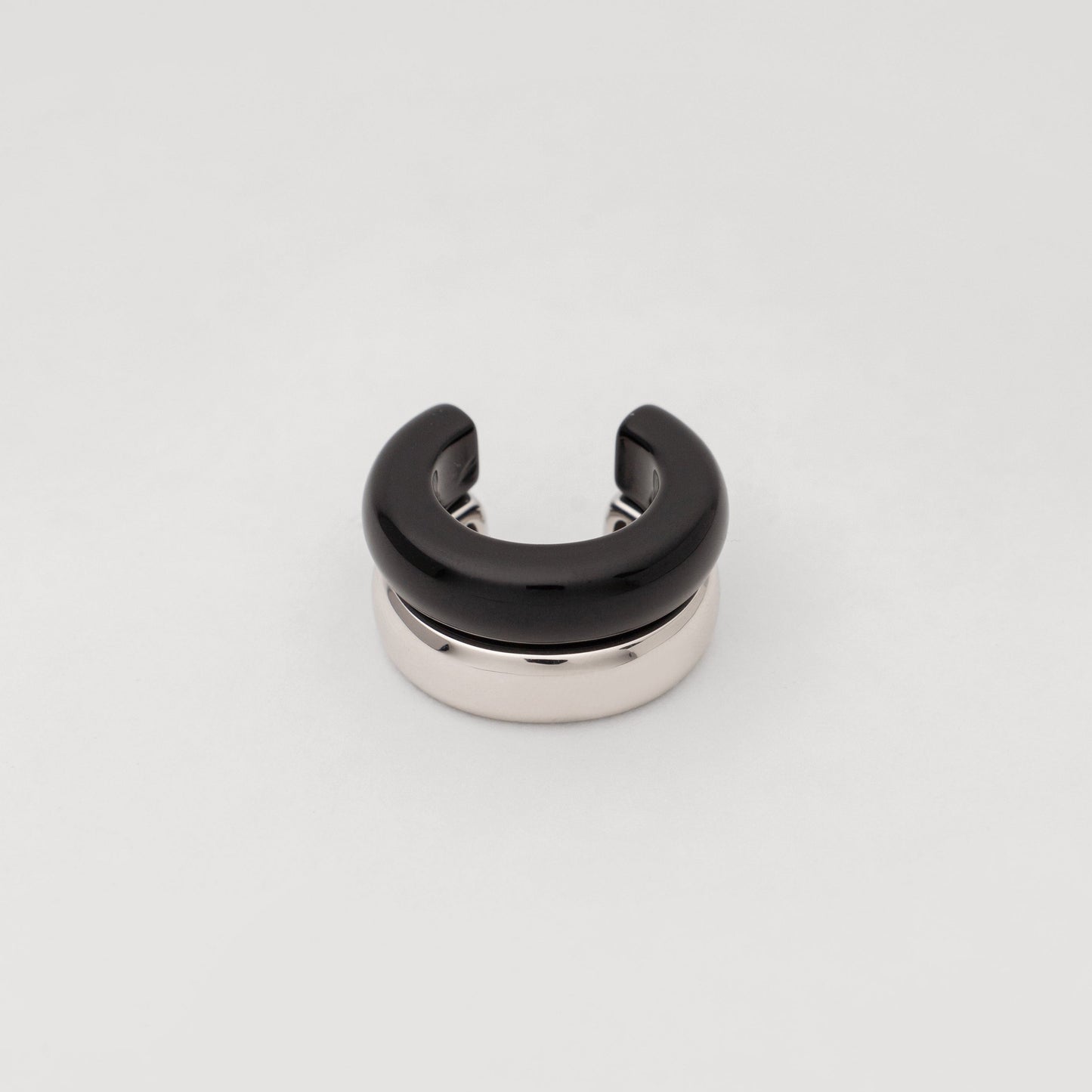 El anillo: ágata negra