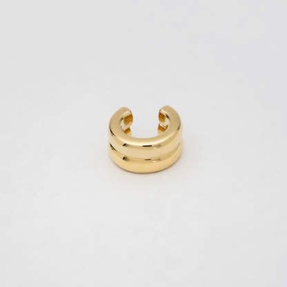El anillo: engastado en oro