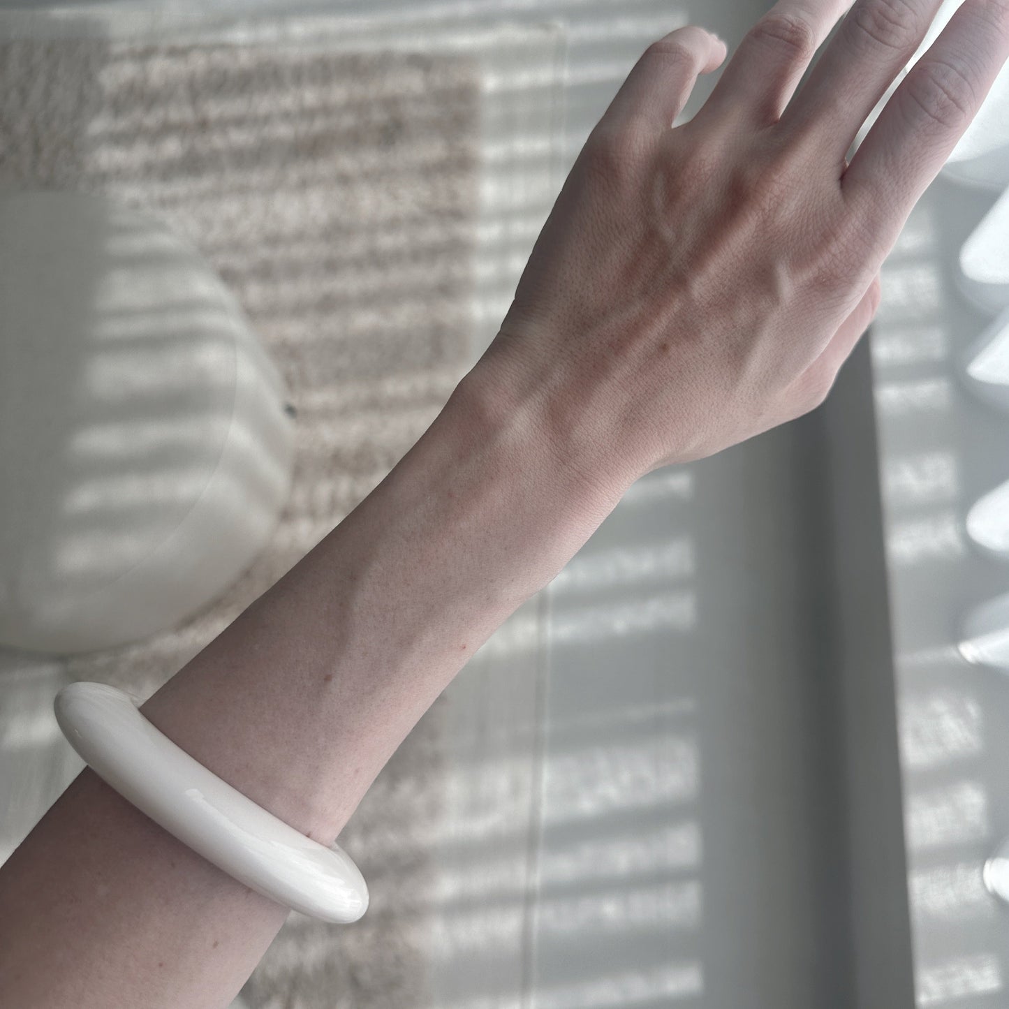 Brazalete pequeño en color blanco